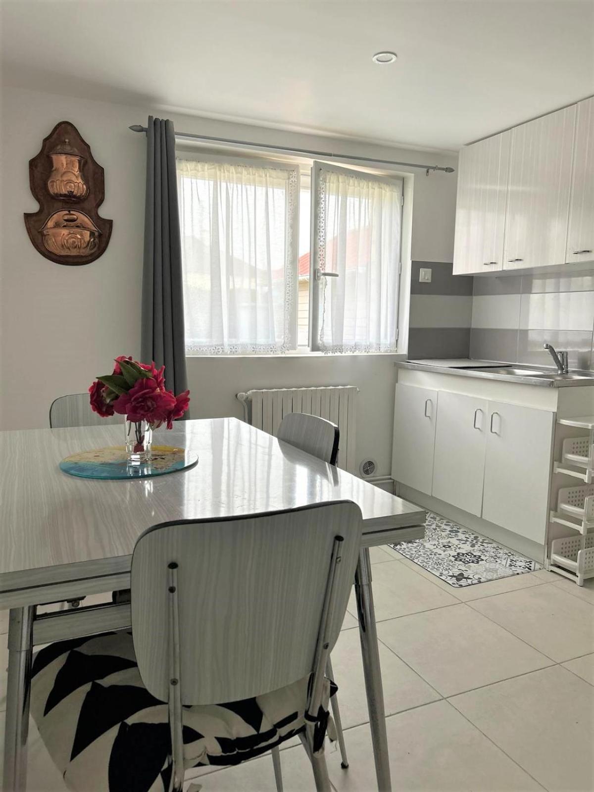 Apartmán Le Ponthieu De Bayeux Exteriér fotografie